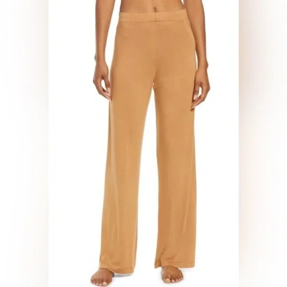SKIMS Sleep Lounge set in Camel size M - Picture 3 of 5